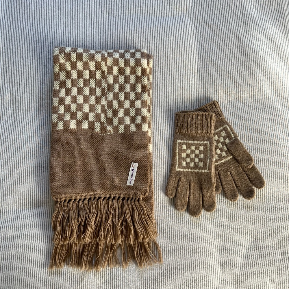 Vintage Scarf + Gloves Set